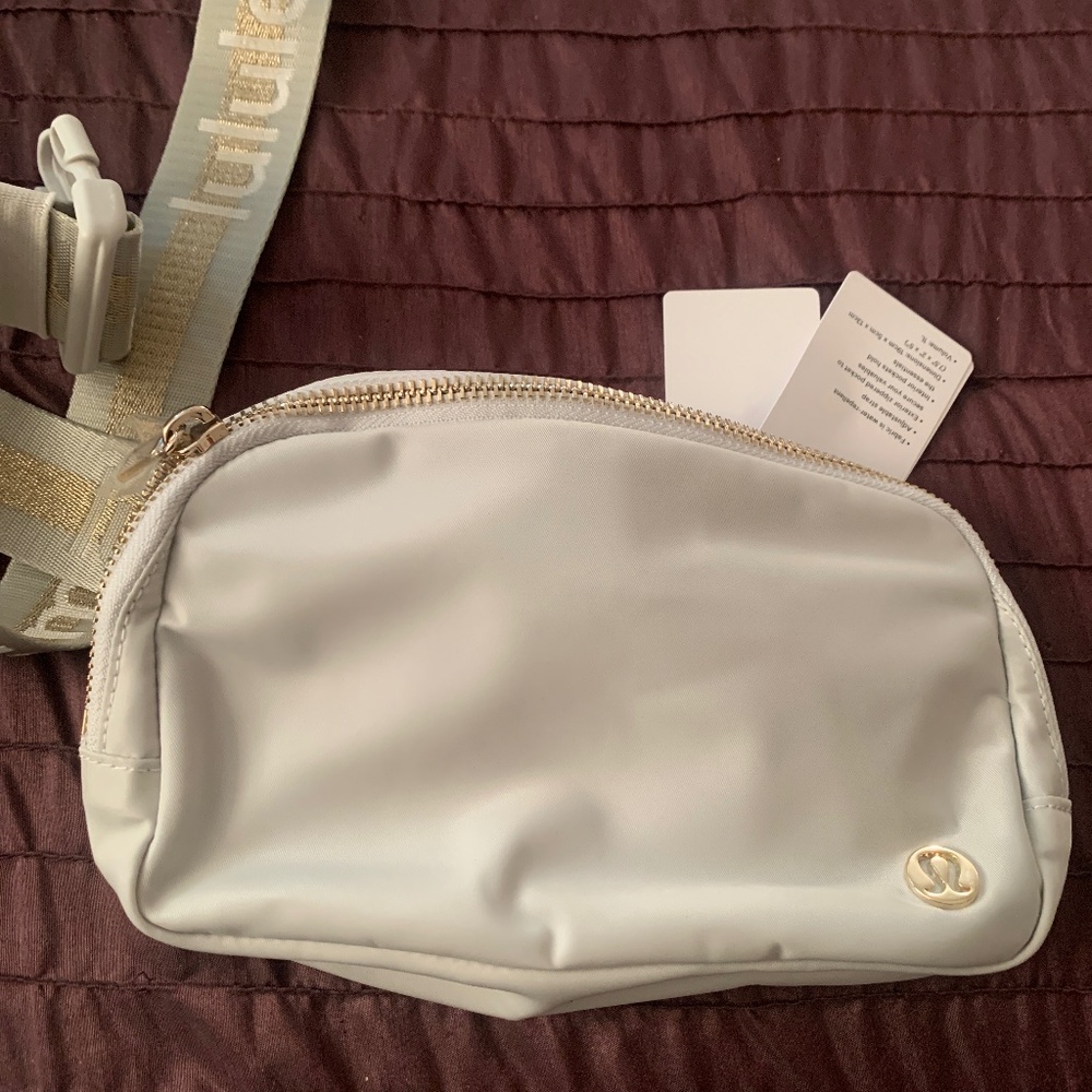 Lu Lu lemon belt bag